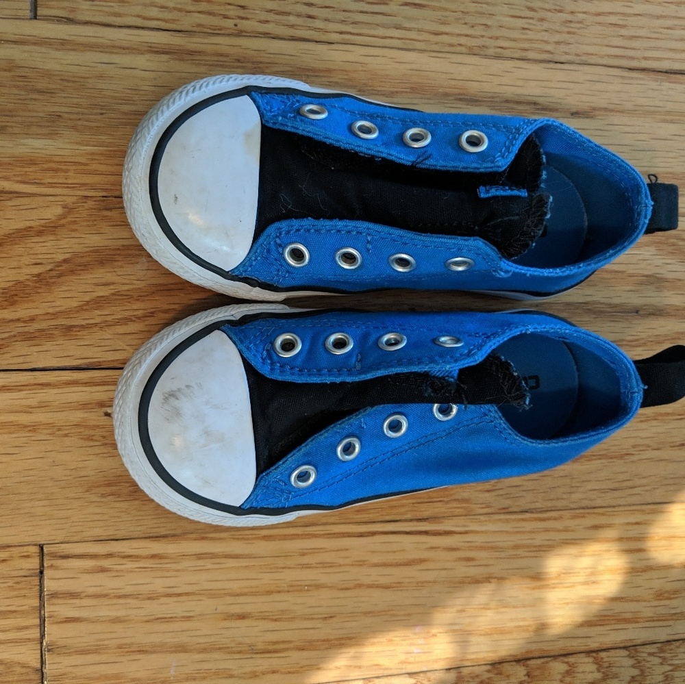 Toddler pull on Converse